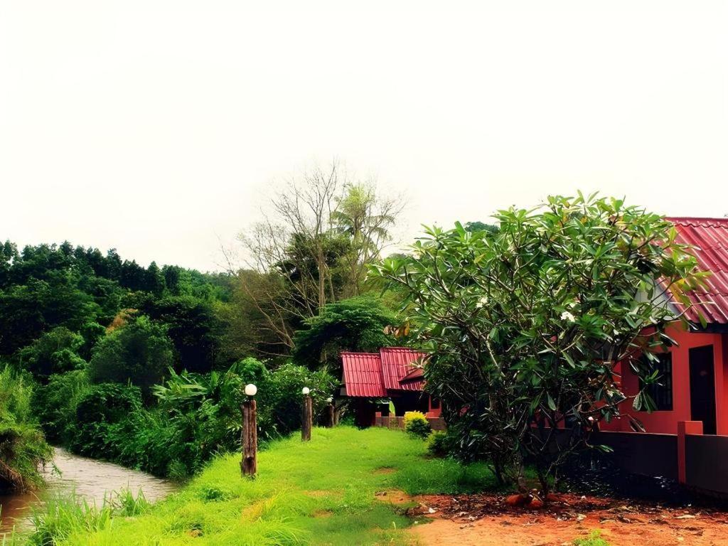 Umphangburiresort Exterior photo